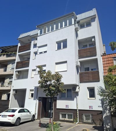 Miklošićeva 13
